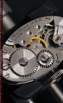 ウォルサムの上品な楕円形の女性用アンティーク腕時計 【1931年製】箱付き-W1507-15