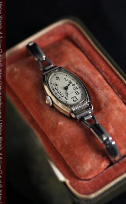 ウォルサムの上品な楕円形の女性用アンティーク腕時計 【1931年製】箱付き-W1507-17