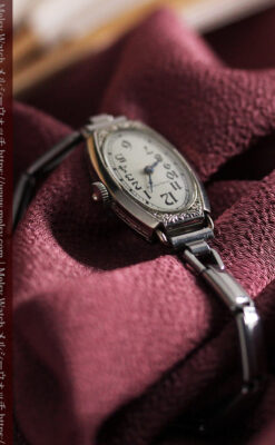 ウォルサムの上品な楕円形の女性用アンティーク腕時計 【1931年製】箱付き-W1507-8