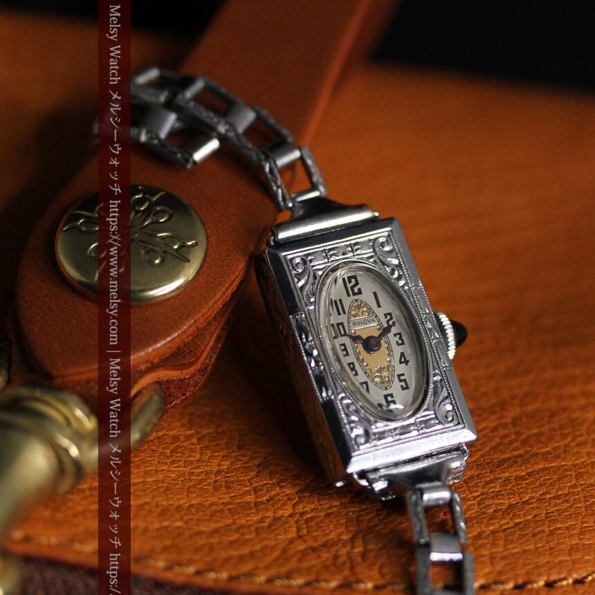ブローバ 文字盤とケース装飾の綺麗な女性用アンティーク腕時計 【1927年製】ケース付き-W1509-1