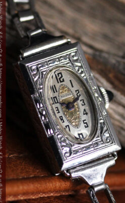 ブローバ 文字盤とケース装飾の綺麗な女性用アンティーク腕時計 【1927年製】ケース付き-W1509-12