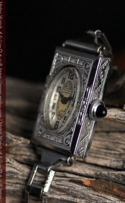 ブローバ 文字盤とケース装飾の綺麗な女性用アンティーク腕時計 【1927年製】ケース付き-W1509-13