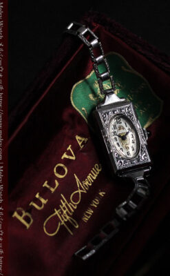 ブローバ 文字盤とケース装飾の綺麗な女性用アンティーク腕時計 【1927年製】ケース付き-W1509-20