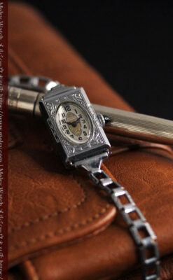 ブローバ 文字盤とケース装飾の綺麗な女性用アンティーク腕時計 【1927年製】ケース付き-W1509-7