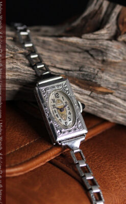 ブローバ 文字盤とケース装飾の綺麗な女性用アンティーク腕時計 【1927年製】ケース付き-W1509-9