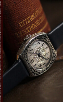 グリュエン 彫りとエナメル装飾の美しい女性用アンティーク腕時計 【1920年頃】-W1511-12