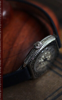 グリュエン 彫りとエナメル装飾の美しい女性用アンティーク腕時計 【1920年頃】-W1511-14