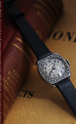 グリュエン 彫りとエナメル装飾の美しい女性用アンティーク腕時計 【1920年頃】-W1511-7