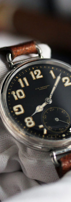 英国ベンソン 銀無垢＆黒文字盤の風格あるアンティーク腕時計 【1918年製】-W1512-1