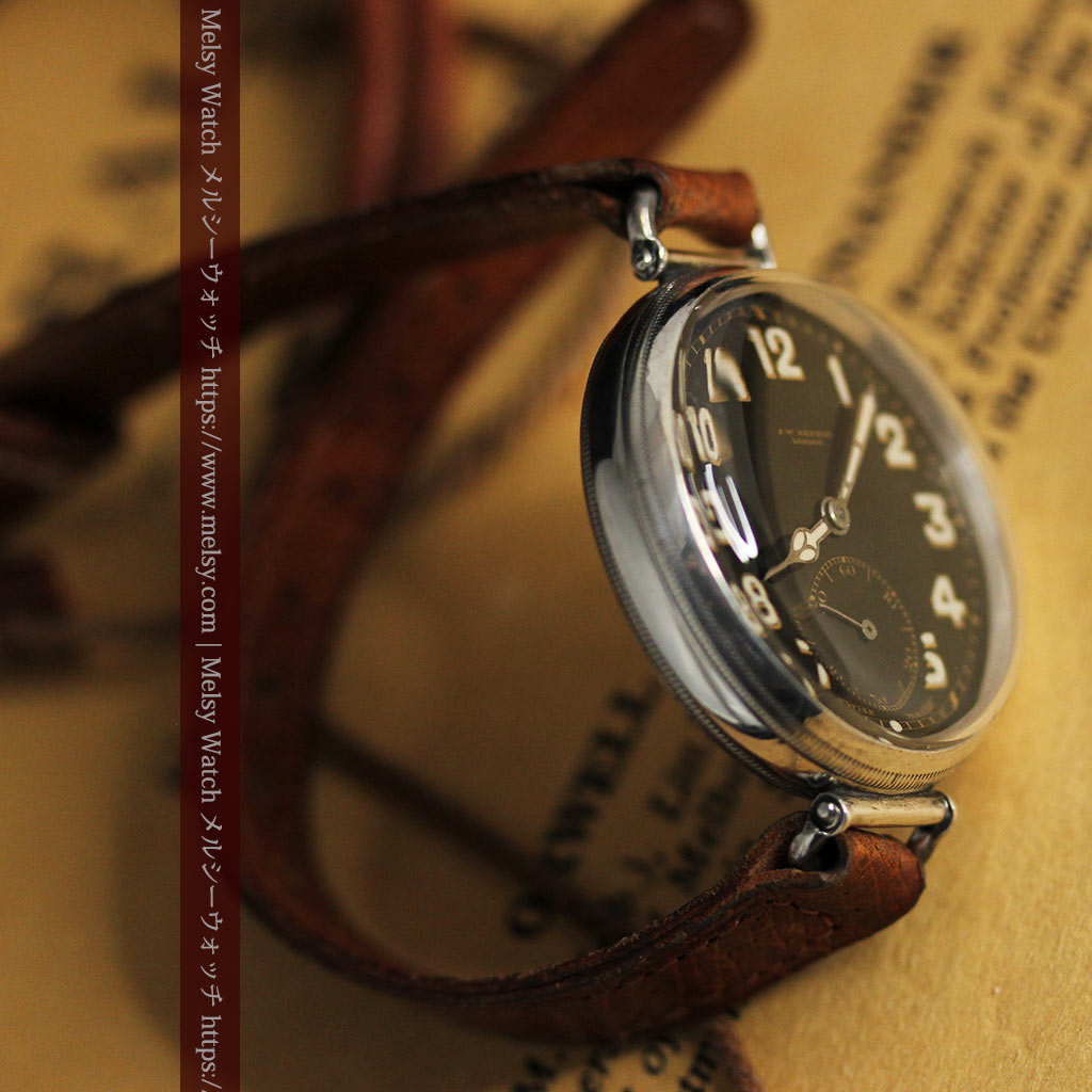 英国ベンソン 銀無垢＆黒文字盤の風格あるアンティーク腕時計 【1918年製】