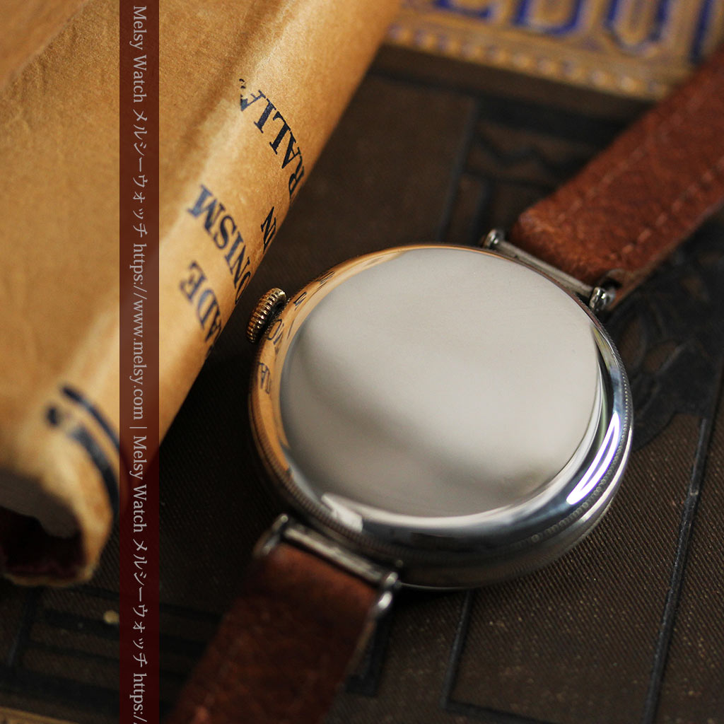 英国ベンソン 銀無垢＆黒文字盤の風格あるアンティーク腕時計 【1918年製】