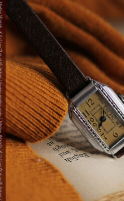 昭和初期の深みあるウォルサムの女性用アンティーク腕時計 【1934年製】箱付き-W1516-5