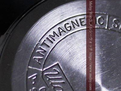 ANTIMAGNETICの時計ケース