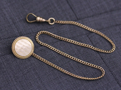 ボタンホール用のボタンチェーン