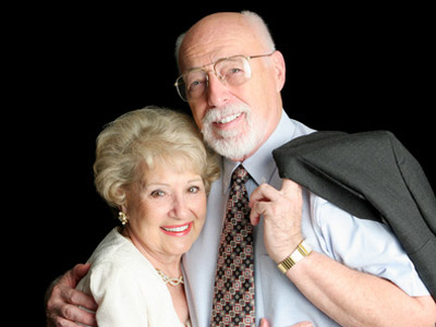 年配の夫婦