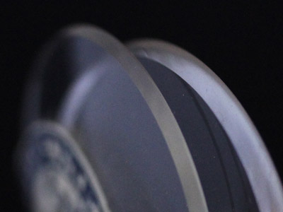 ガラス風防のエッジ