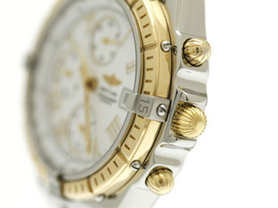 現代の新しい腕時計