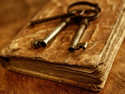 古い鍵と本