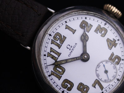 オメガの非常に古い腕時計