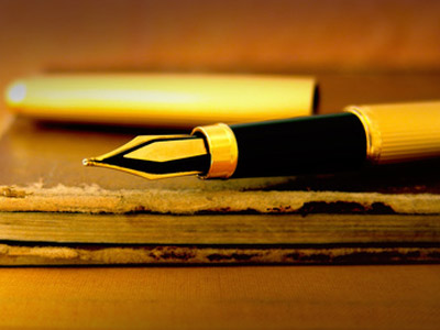 万年筆と古いノート