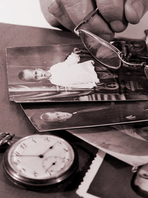 懐中時計と古い写真