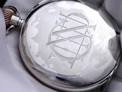 銀ケースの補修による色むら