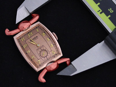 特殊な形のラグを含んだ腕時計の計測