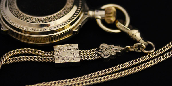 懐中時計とチェーン